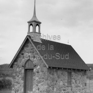 La chapelle commémorative de 1952 du cimetière du haut de Sainte-Anne