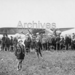Avion dans un champ à Sainte-Anne-de-la-Pocatière