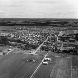 Vue a&eacute;rienne de de Sainte-Anne-de-la-Pocati&egrave;re vers 1965