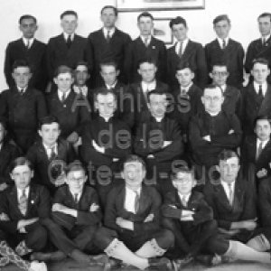 Groupe d&rsquo;&eacute;l&egrave;ves du cours commercial au Coll&egrave;ge de Sainte-Anne-de-la-Pocati&egrave;re, &Eacute;l&eacute;ments B, 1931-1932