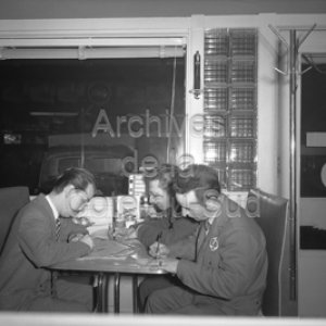 Clients du restaurant et motel Au Martinet