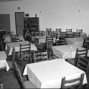 Nouvelle salle &agrave; d&icirc;ner du restaurant Au Martinet apr&egrave;s l&rsquo;incendie du 17 f&eacute;vrier 1975