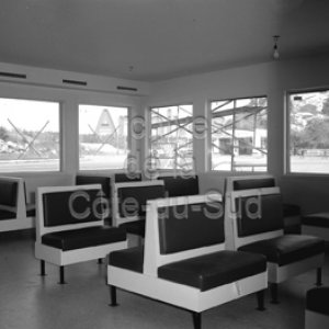 Nouvelle salle &agrave; d&icirc;ner du restaurant Au Martinet apr&egrave;s l&rsquo;incendie du 17 f&eacute;vrier 1975