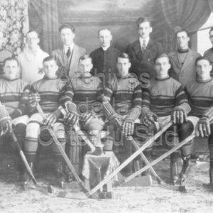 &Eacute;quipe de hockey de l&rsquo;&Eacute;cole d&rsquo;agriculture de Sainte-Anne-de- la- Pocati&egrave;re