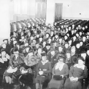 Cours de Mlle Cantin aux Fermi&egrave;res de La Pocati&egrave;re