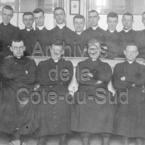 Des s&eacute;minaristes du Coll&egrave;ge de Sainte-Anne &agrave; La Pocati&egrave;re