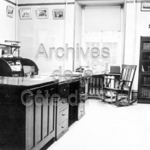 Bureau des archives au Coll&egrave;ge de Sainte-Anne &agrave; La Pocati&egrave;re