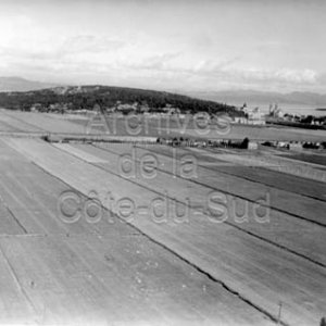Vue de la plaine et de la montagne du Coll&egrave;ge de Sainte-Anne &agrave; La Pocati&egrave;re