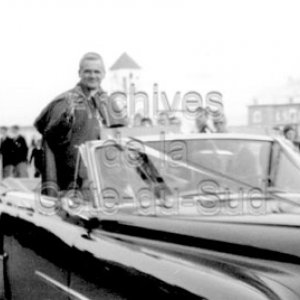 Arriv&eacute;e du cardinal Paul-&Eacute;mile L&eacute;ger au Coll&egrave;ge de Sainte-Anne &agrave; La Pocati&egrave;re
