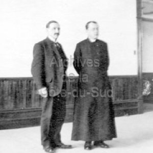 L&rsquo;abb&eacute; Wilfrid Lebon et le journaliste fran&ccedil;ais Fran&ccedil;ois Veuillot au Coll&egrave;ge de Sainte-Anne &agrave; La Pocati&egrave;re