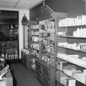 Int&eacute;rieur de la pharmacie Arsenault