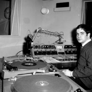 Russel Blackburn &agrave; la station radiophonique CHGB