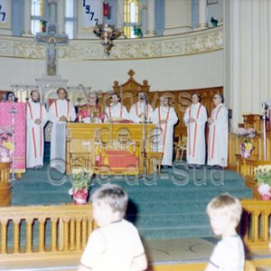 Dans la chapelle du Coll&egrave;ge, messe de cl&ocirc;ture des f&ecirc;tes du150e anniveraire du Coll&egrave;ge de Sainte-Anne &agrave; La Pocati&egrave;re