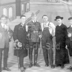 Pi&egrave;ce de th&eacute;&acirc;tre,Quand vient l&rsquo;appel, jou&eacute;e par des &eacute;l&egrave;ves au Coll&egrave;ge de Sainte-Anne &agrave; La Pocati&egrave;re