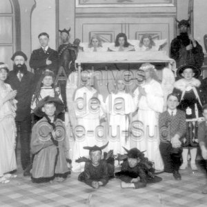 Pi&egrave;ce de th&eacute;&acirc;tre, Une nuit de No&euml;l, jou&eacute;e par des &eacute;l&egrave;ves au Coll&egrave;ge de Sainte-Anne &agrave; La Pocati&egrave;re