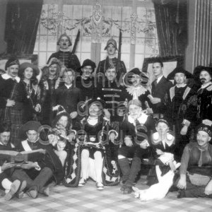 Pi&egrave;ce de th&eacute;&acirc;tre, Le sonneur de Saint-Paul, jou&eacute;e par des &eacute;l&egrave;ves au Coll&egrave;ge de Sainte-Anne &agrave; La Pocati&egrave;re