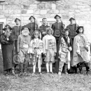 Pi&egrave;ce de th&eacute;&acirc;tre jou&eacute;e par des &eacute;l&egrave;ves au Coll&egrave;ge de Sainte-Anne &agrave; La Pocati&egrave;re