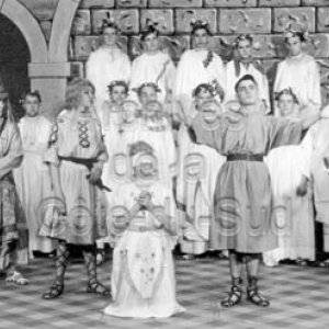 Pi&egrave;ce de th&eacute;&acirc;tre, Les chr&eacute;tiens aux lions, jou&eacute;e par des &eacute;l&egrave;ves au Coll&egrave;ge de Sainte-Anne &agrave; La Pocati&egrave;re