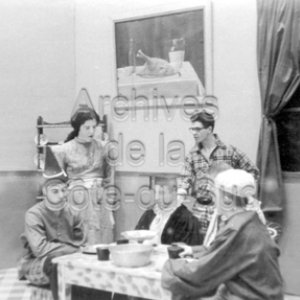 Pi&egrave;ce de th&eacute;&acirc;tre, La farce du pendu d&eacute;pendu, jou&eacute;e par des &eacute;l&egrave;ves au Coll&egrave;ge de Sainte-Anne &agrave; La Pocati&egrave;re