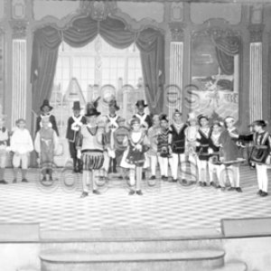 Pi&egrave;ce de th&eacute;&acirc;tre, Barbe Bleue, jou&eacute;e par des &eacute;l&egrave;ves au Coll&egrave;ge de Sainte-Anne &agrave; La Pocati&egrave;re