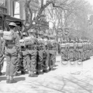 Parade de la victoire &agrave; La Pocati&egrave;re lors de la fin de la guerre de 1939-1945