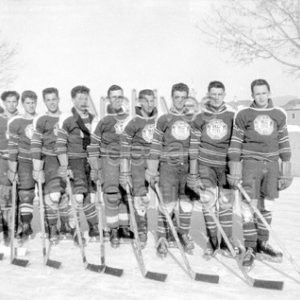 Finalistes L&eacute;vesque, une des &eacute;quipes de hockey, du Coll&egrave;ge de Sainte-Anne &agrave; La Pocati&egrave;re