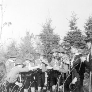 Scouts de la 1&egrave;re troupe Sainte-Anne en excursion