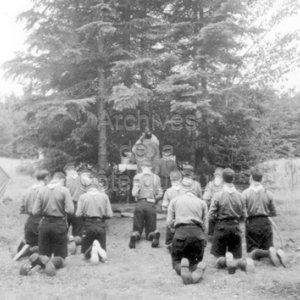Messe au camp scout de la 1&egrave;re troupe Sainte-Anne &agrave; Saint-&Eacute;leuth&egrave;re