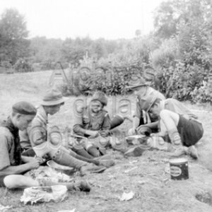 Camp scout de la 1&egrave;re troupe Sainte-Anne &agrave; Saint-&Eacute;leuth&egrave;re