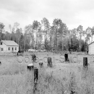 &Eacute;tablissements d&rsquo;Albert et Hyppolite Poirier &agrave; l&rsquo;&Icirc;le Nepawa, canton de Roquemaure, en Abitibi