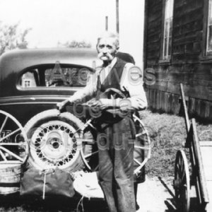 Le menuisier Joseph Th&eacute;riault