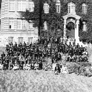 Jeunes &eacute;leveurs &agrave; l&rsquo;&Eacute;cole d&rsquo;agriculture
