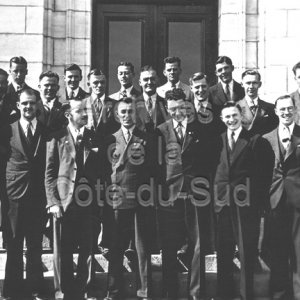 Groupe d&rsquo;&eacute;tudiants de la promotion de 1937 du cours agronomique