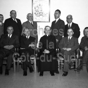R&eacute;union des &eacute;tudiants de la promotion de 1918 lors de la f&ecirc;te de la Grosse gerbe