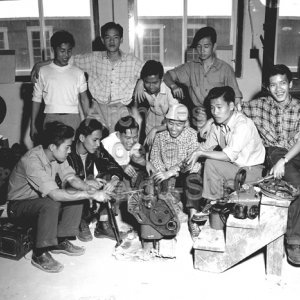 Cours de m&eacute;canique donn&eacute;s &agrave; des &eacute;tudiants vietnamiens