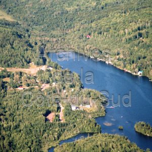 Vue aérienne du lac Saint-Pierre à Mont-Carmel